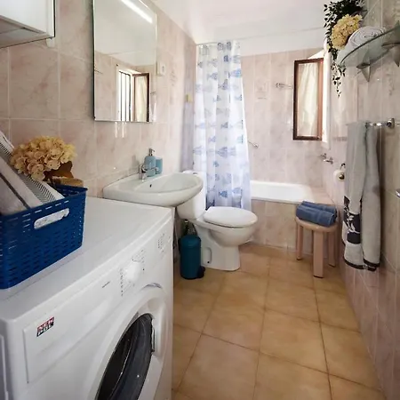 Americas House Seafront Apartment *